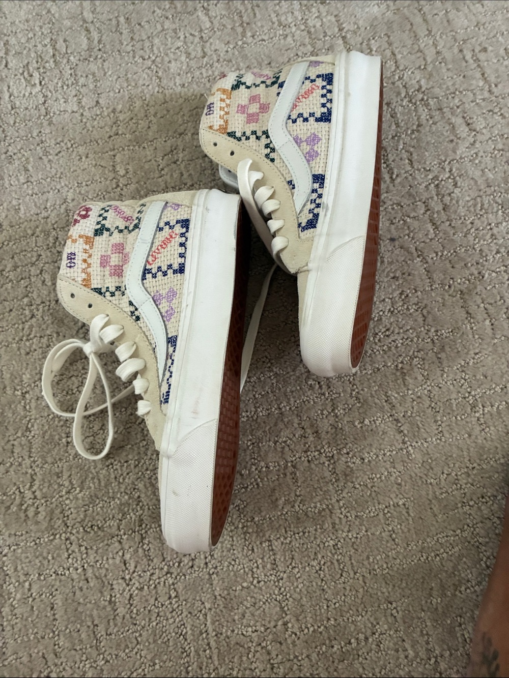 Vans High-Top Sneakers in Cream with Pastel Embroidery - Picture 7 of 9